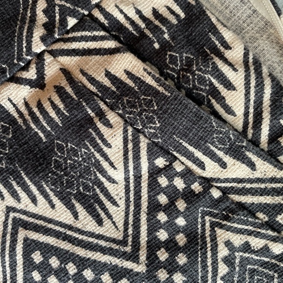 J Crew Shorts (Size 4) 100% Cotton Aztec/Diamond Design NWOT - Picture 4 of 8